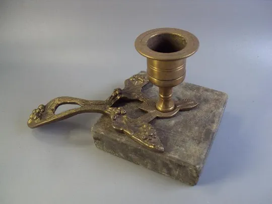 Подсвечник с ручкой листок листик виноград на мраморной подставке маленький высота 7,5 см (№ 1199) Де купити