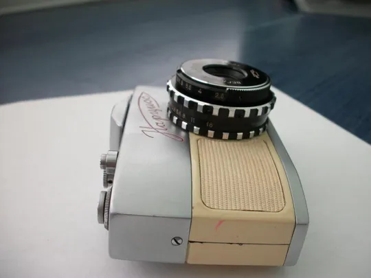 Фотоаппарат Нарцисс, НАРЦИСС . Объектив ВЕГА-М-1 , белый корпус.  Футляр З аукціону