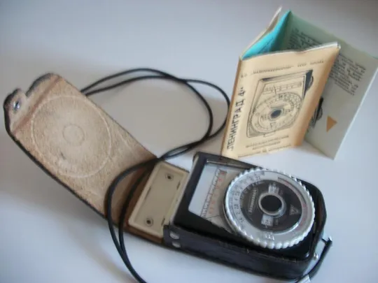 Купити Экспонометры 4-Штук. СССР. Ленинград [2,4,7] и ОПТЭК. 1956-год, футляры, инструкции-паспорта