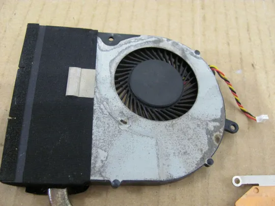 491-9 система охолодження 13N0-1BA0802 для MEDION E7416 E6412 E6416 E6415 оригінал Де купити