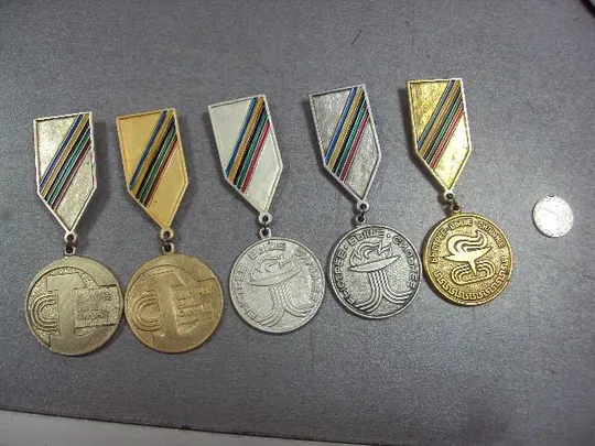 знак медаль быстрее выше сильнее лот 7 шт №10677 Ціна