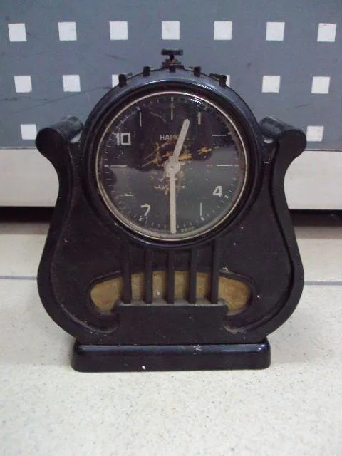 Часы настольные музыкальные Наири ссср рабочие, музыка играет высота 13 см №11407 Ціна