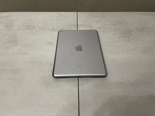Планшет Apple iPad A1822 MP2F2LL/A (5 Gen., 2017), 9.7&quot;, Apple A9, 2GB, 32GB, Wi-Fi Інтернет-аукціон