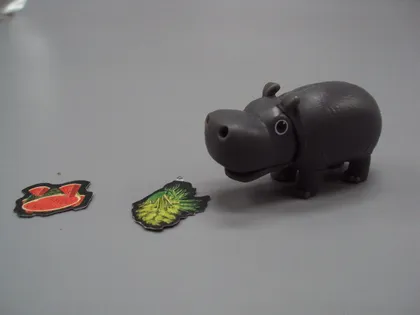 фото, Фигурка киндер сюрприз VT080 Ferrero бегемот и еда бегемотик животные №18610л