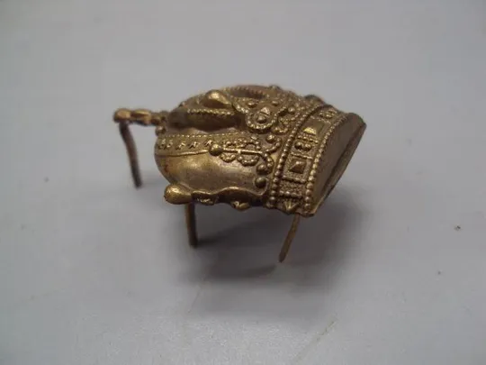 Кокарда корона знак металл высота 3,6 см, ширина 2,8 см №10274 Інтернет-аукціон