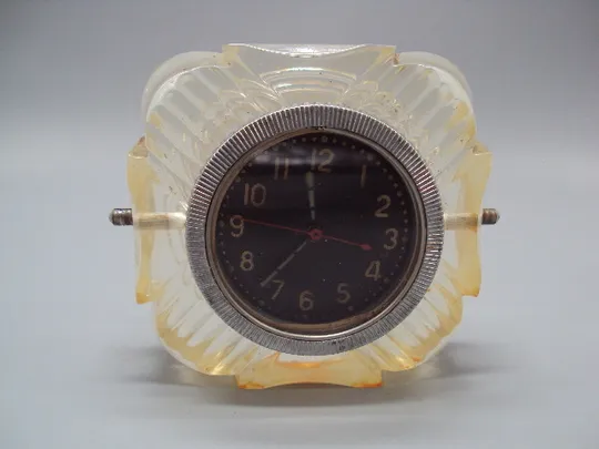 Настольные часы ЧЧЗ ссср пластик на ходу размер 9,5х9,5 см, диаметр 6,5 см №15867 Ціна