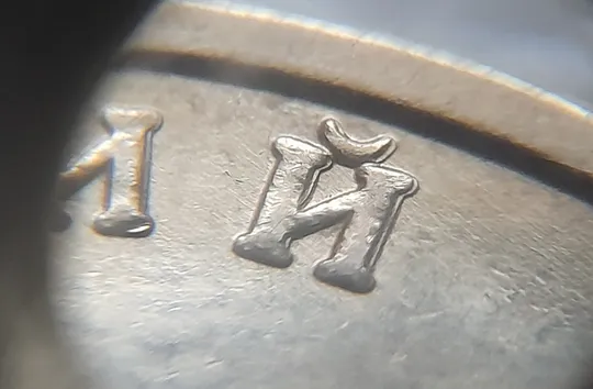 (995) 1 гривня 2010 значне здвоєння букв на реверсі, двійний удар, удар вдогонку (1 гривна 2010) Де купити