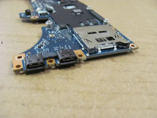 843-16 материнська плата SR3Z1  i5-8400H DAP10 LA-F591P для Dell Precision 7530 7540 M7540  оригінал Характеристики