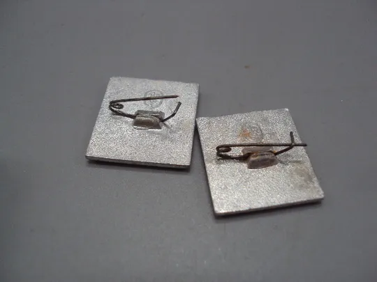 Знак ЦК ВЛКСМ гвоздика За отличную учебу ссср лот 2 шт №17403 З аукціону