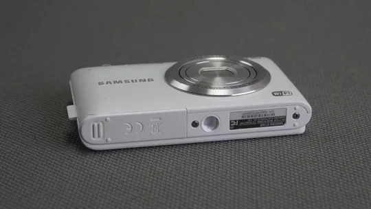 Цифровой фотоаппарат Samsung ST150F 4.5-22.5 1:2.5-6.3 25mm China Вживане З аукціону