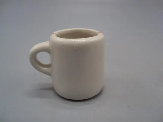 Фигура керамика миниатюра Европа бокал кружка высота 2,8 см №13717 Ціна