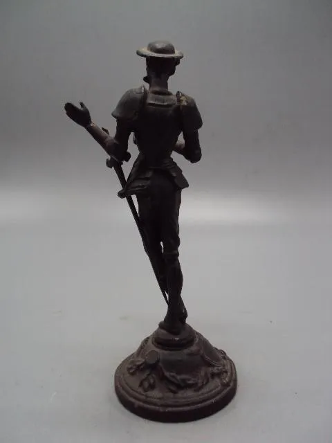 Фигура чугун Касли статуэтка Дон Кихот со шпагой и книгой высота 19 см (№ 757) №14001 Продаж