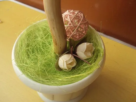 Сувенир дерево из цветов розы и бабочка вазон №3228 Характеристики