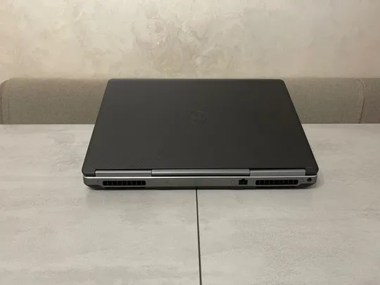 Dell Precision 7710, 17,3&quot; FHD IPS, i7-6820HQ, 16GB, 256GB+500GB, Nvidia 4GB Недорого