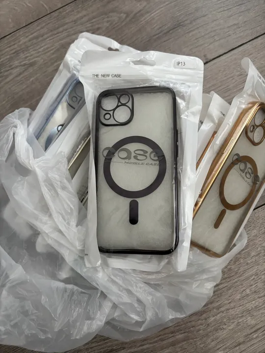 Чохли з магсейфом до iPhone 12, 12 pro, 12pro max, 13, 13 pro, 13 pro max ( 101 шт) та до інших телефонів 40 шт З аукціону