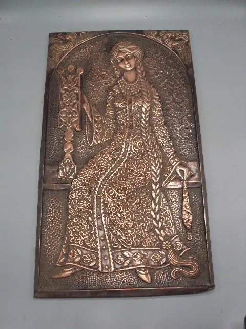 Чеканка сказка девушка и прялка металл картина-карбування ссср размер 47,5х27,2 см №15062М Ціна