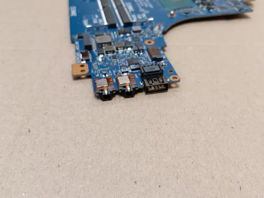 номер1058-18 материнська плата  BAP00 LA-D581P SR32Q i7-7700HQ для Dell Alienware 13 R3 Mainboard Материнка Основна плата Системна плата Плата системи Laptop motherboard мамка ноутбучна плата оригінал Інтернет-аукціон