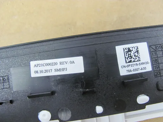 875-9 рамка матриці 0P32Y9 AP21C000220  для  DELL Inspiron 15 5570 5575 Оригінал Де купити