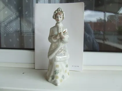 фото, Фарфор Снігурочка роз. 26 х 12 см. 1970 роки полонне ссср.