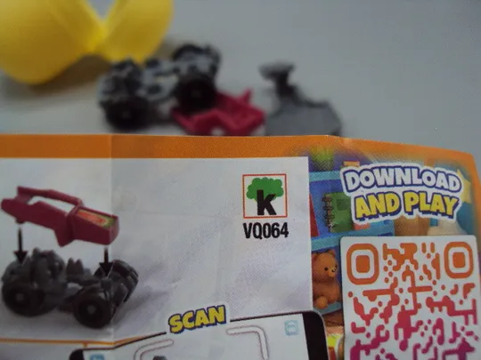 Фигурка киндер сюрприз VQ064 Ferrero машинка монстр-трак с языком Monster Truck №18595л Недорого