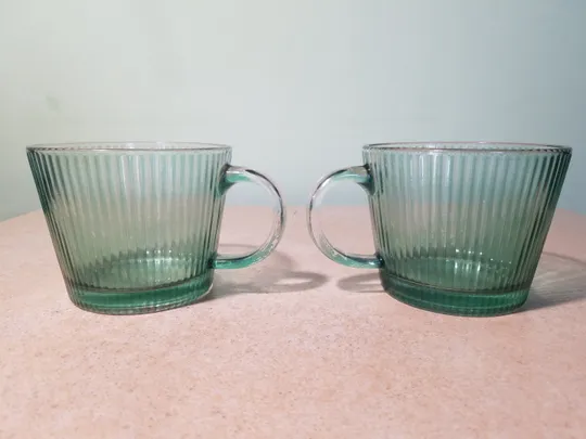 Чашки пара зелене кольорове ріфльоне скло 300мл Вживане З аукціону