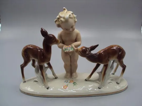 Фигура фарфор Германия Carl Scheidig KG Гревенталь ребенок путти и олени мальчик кормит оленей 16 см Ціна