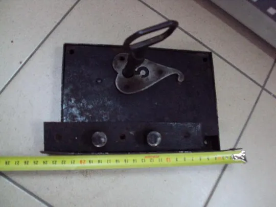 Купити Врезной замок старинный с ключом №11425