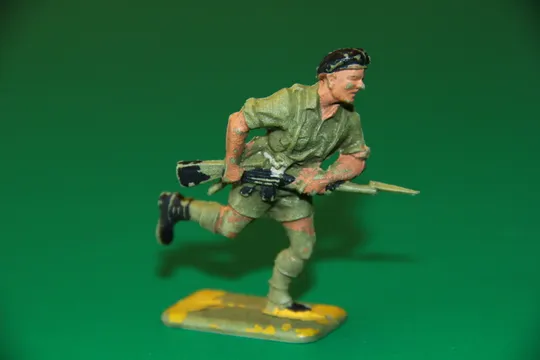 БРИТАНСЬКИЙ ПІХОТИНЕЦЬ солдат 50-54мм LONE STAR Великобританія Ціна