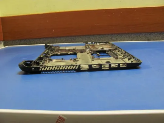 №113-1 Кришка (дно, корито, піддон) корпуса 6070B0742601 758047-001 для HP Pavilion 350 G1 оригінал З аукціону