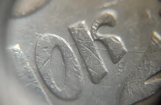 (5240) 50 копійок 1992 1ААм розкол від канту між 3 та 4 гронами через "ОК" (50 копеек 1992 1ААм брак) Де купити