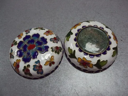 Шкатулка для украшений эмаль клуазоне с перегородками узор цветы высота 3,4см, диаметр 7,4см №13161 Недорого