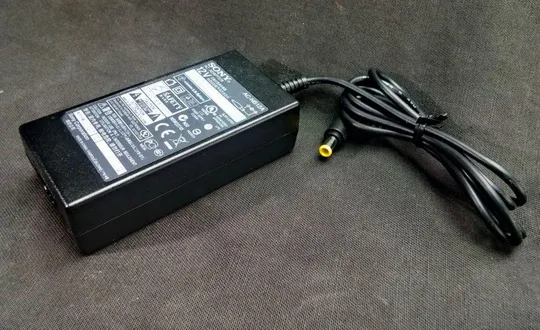 Блок питания Sony AC-NB12A -12.0V -2.50A для ноутбуков и видеокамер Вживане Ціна