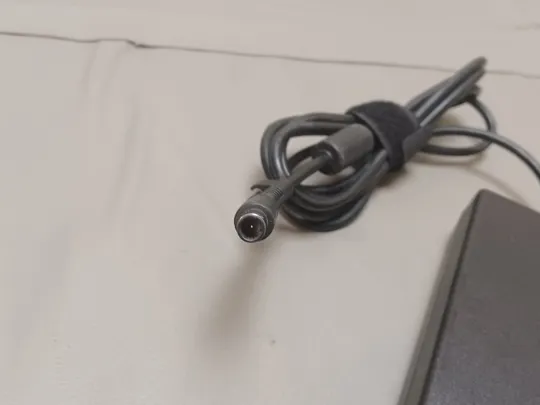 0939... адаптер живлення  HP PPP012L-E 19V 4.7A  НІМЕЧЧИНА Де купити