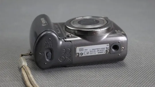 цифровой фотоаппарат 8.0Mpix Canon Power Shot A590 IS #2 + x8.0 EQ 35-140mm Canon IS Aspheric lens З аукціону