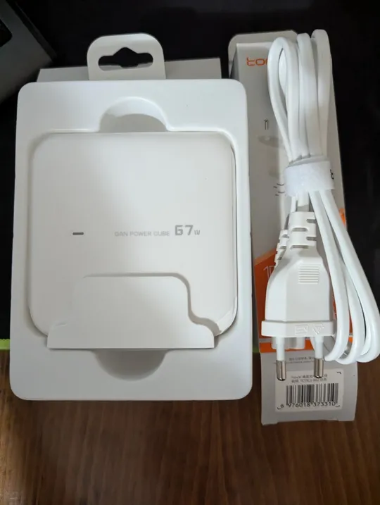 Toocki GaN 67W зарядка блок живлення зарядна станція 67Вт Type-C Type-A Де купити