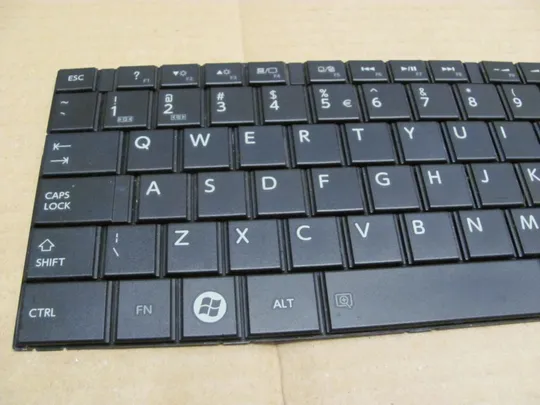 номер0195-8 клавіатура, Клавіатура для ноутбука  Keyboard, робоча  0KN0-ZW2U102 для TOSHIBA Satellite C850D, C855, C855D оригінал З аукціону