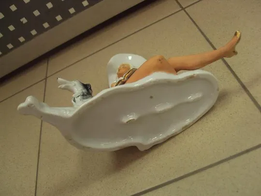 германия девушка пляжница ню сидит с киногой и собакой борзой под реставрацию №439п Де купити