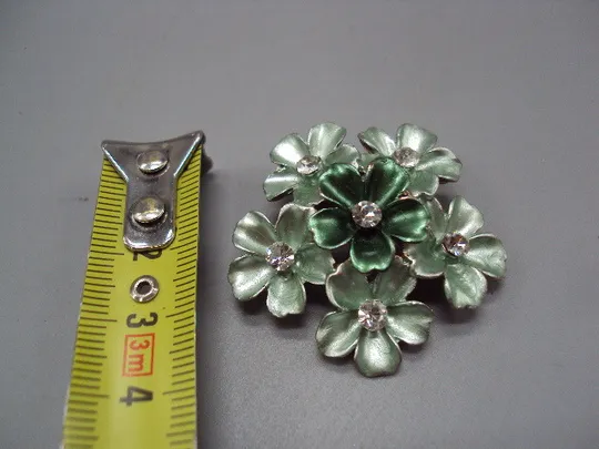 Купити Бижутерия брошка букет цветы брошь зеленые и салатовые цветочки размер 3,7 см (нет заколки) №15867