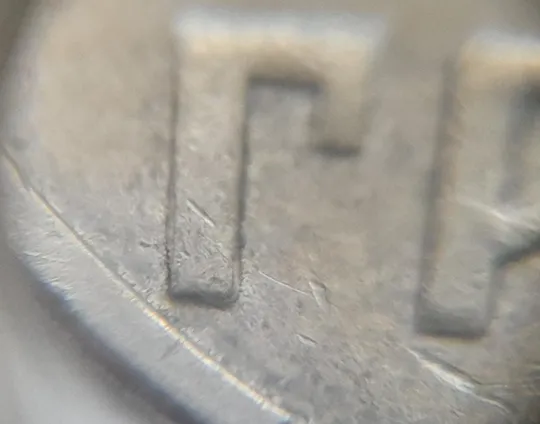 (4647) 1 гривня 2001 зминання (здвоєння) елементів зображення на реверсі (1 гривна 2001 брак) Продаж