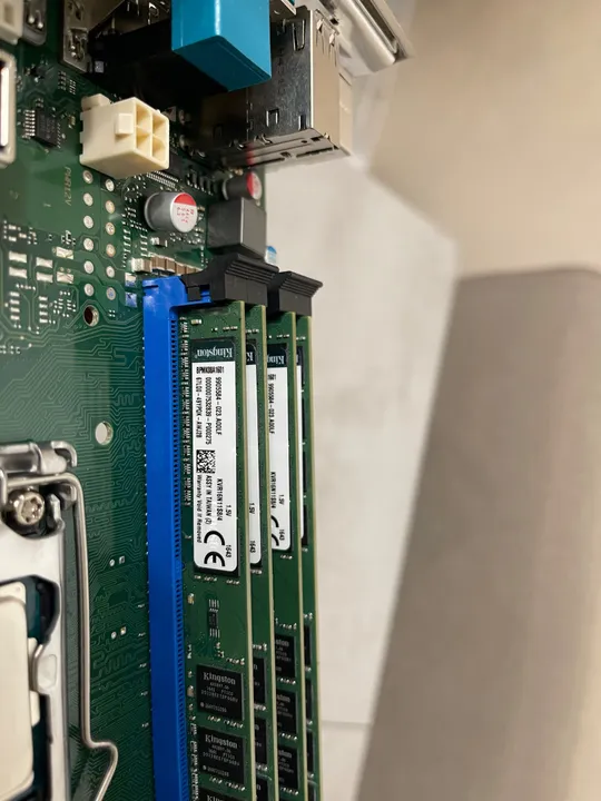 Материнська плата Fujitsu D3222-B12 GS3, процесор Intel Core i3-4160, 3.60 GHz  2 ядра 4 потоки, 16GB RAM DDR3 Недорого