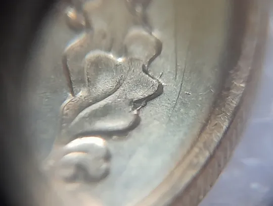 (6947) 10 копійок 2019 різновид викрошок і розколів на аверсі (10 копеек 2019 брак) Де купити