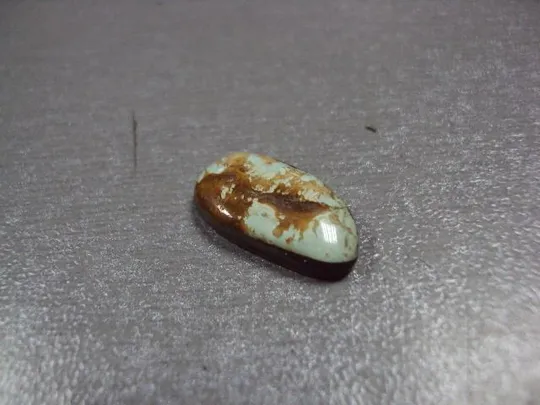 Камень варисцит на подложке для ювелирных изделий вес 1,06 г размер 4 х 17 х 9 мм №13282 Ціна