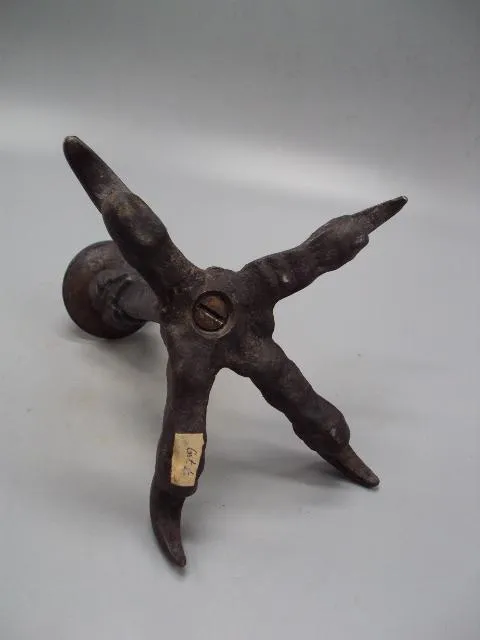 Подсвечник лапа орла металл в форме лапы высота 15,4 см, длина 19,5 см (№779) Інтернет-аукціон