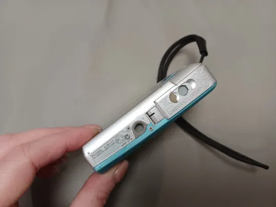 0111,,, цифровий фотоапарат CANON  IXUS9515  НІМЕЧЧИНА Характеристики