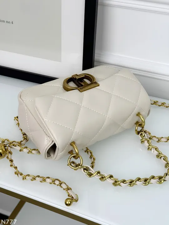 Купити Сумочка через плече на довгому декоративному ланцюжку