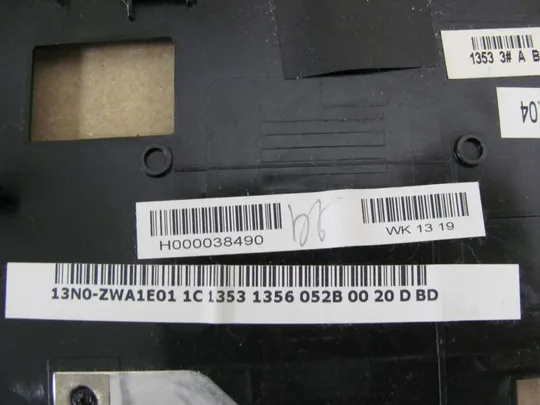 503-1 Кришка панель палмрест тачпад 13N0-ZWA1E01 для Toshiba Satellite C850, C850D оригінал З аукціону