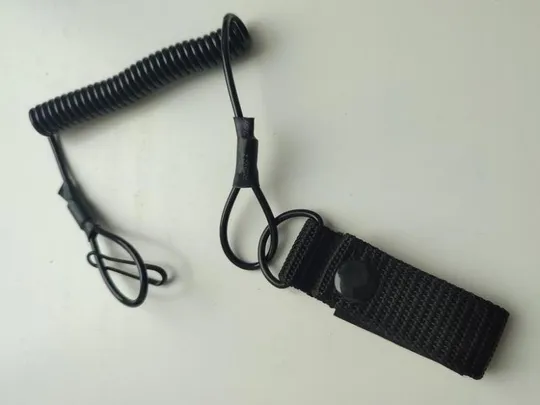 Тренчик, непотеряйка, страхувальний шнур Ціна