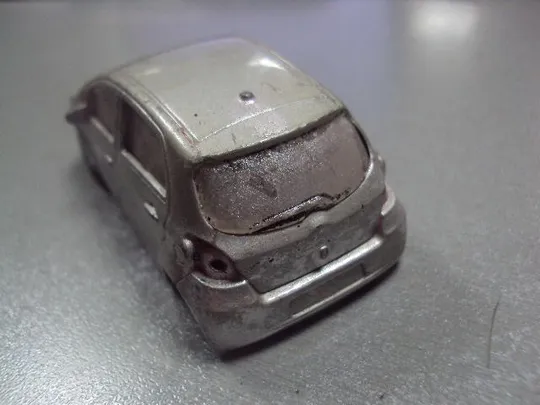 машинка welly Toyota Yaris №1130 З аукціону