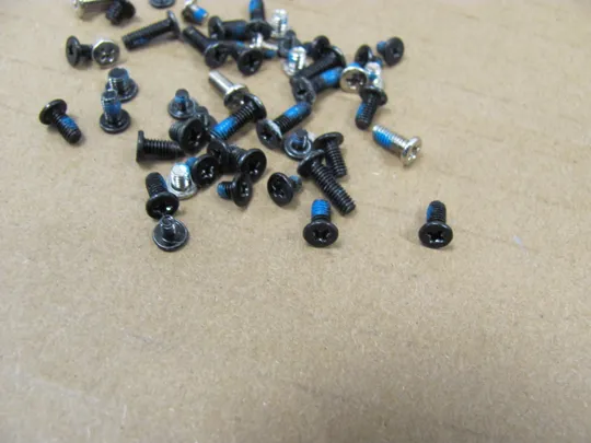 751-10 комплектуюче гвинти  для DELL Latitude 3540 E3540 3000  Inspiron 15 5537, 5535, 5573, 5521 оригінал З аукціону