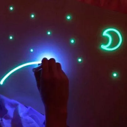 Доска рисуй светом. Художественный набор для рисования А4 Де купити